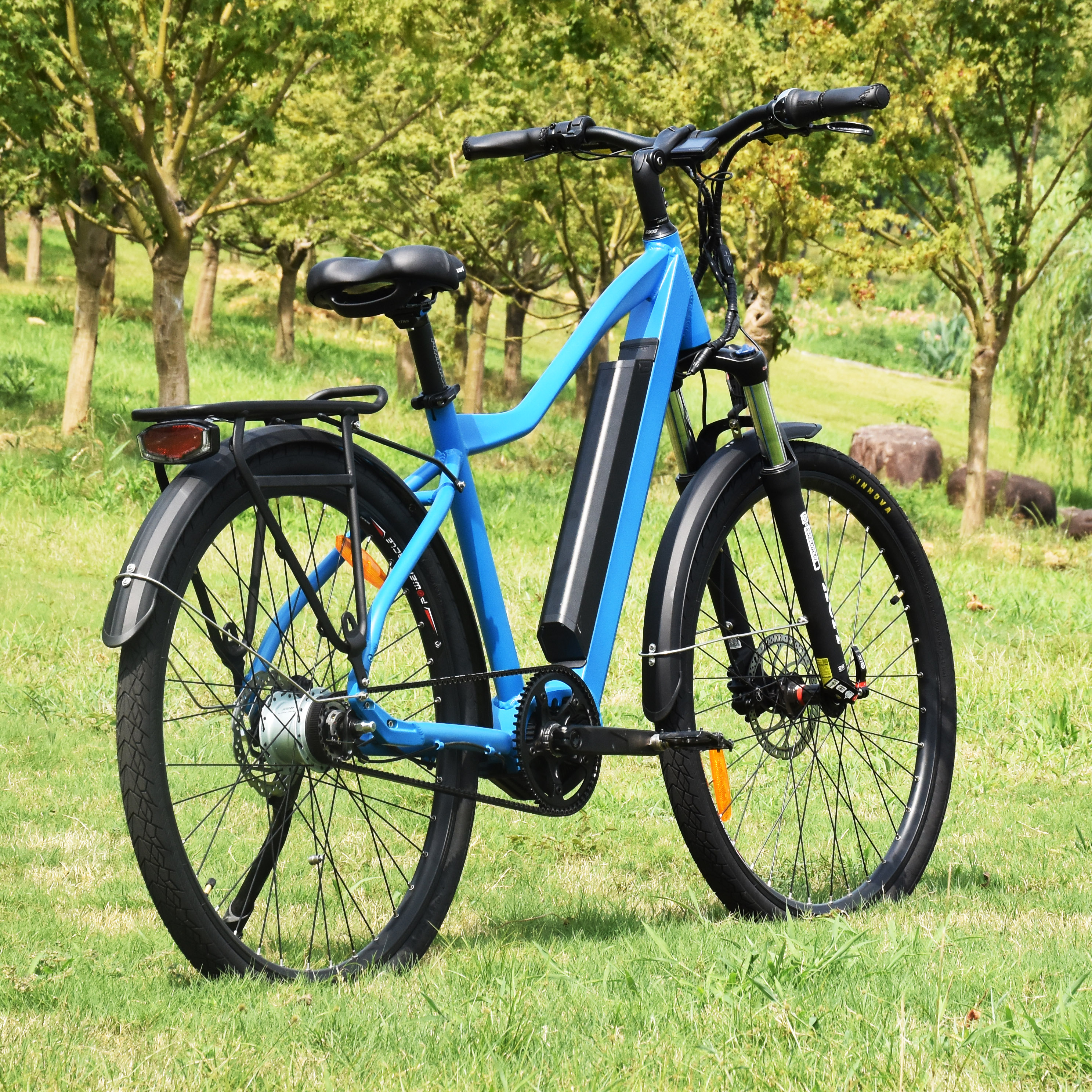 Elektrisches Stadtfahrrad mit Riemenantrieb und Shimano-Innengeschwindigkeit, 250-W-Stadtfahrrad für den täglichen Pendelverkehr 
