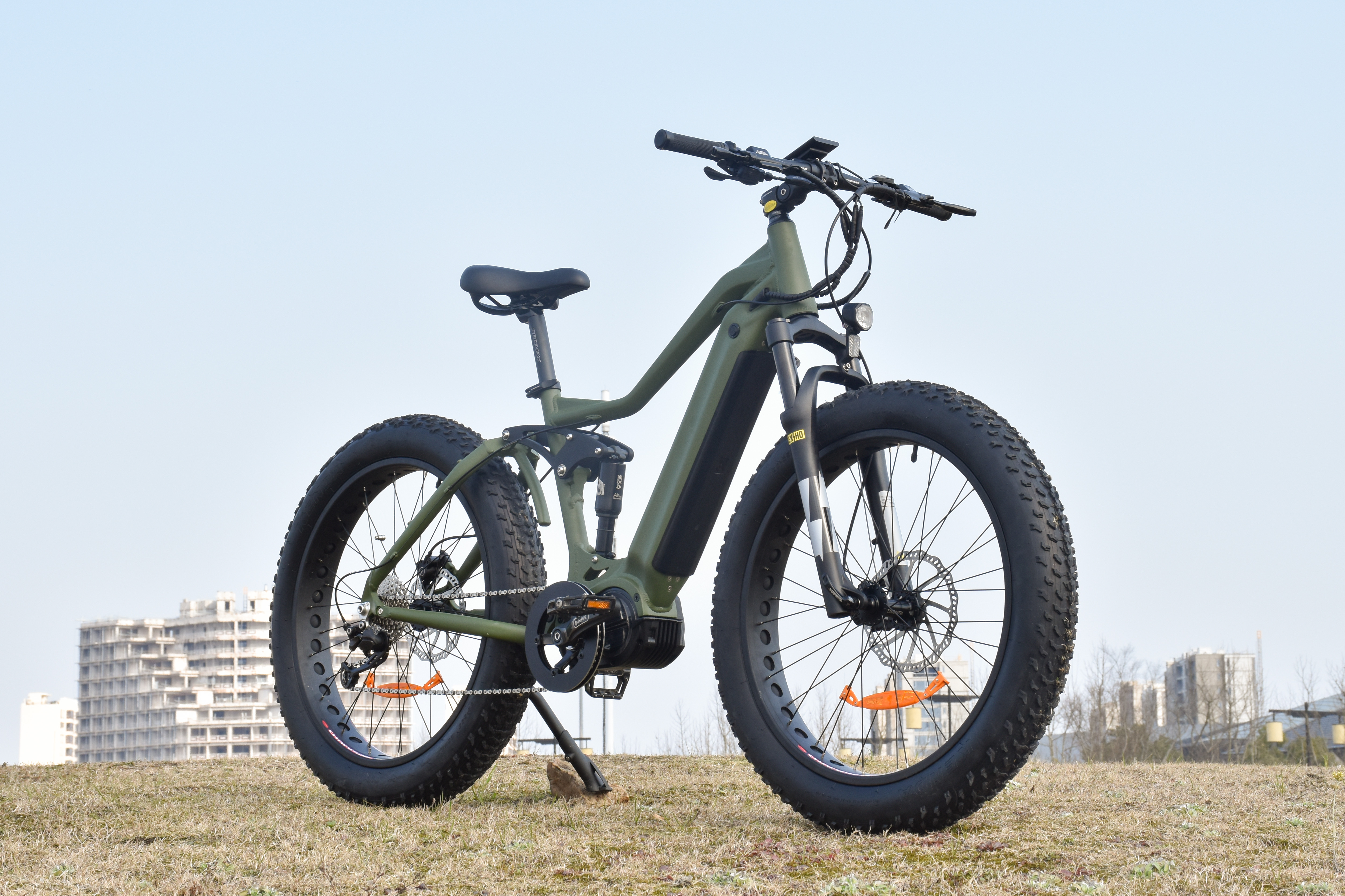 Fat Tire Elektrofahrrad mit Bafang M620 1000W Mittelantriebsmotor Schnellgeschwindigkeit