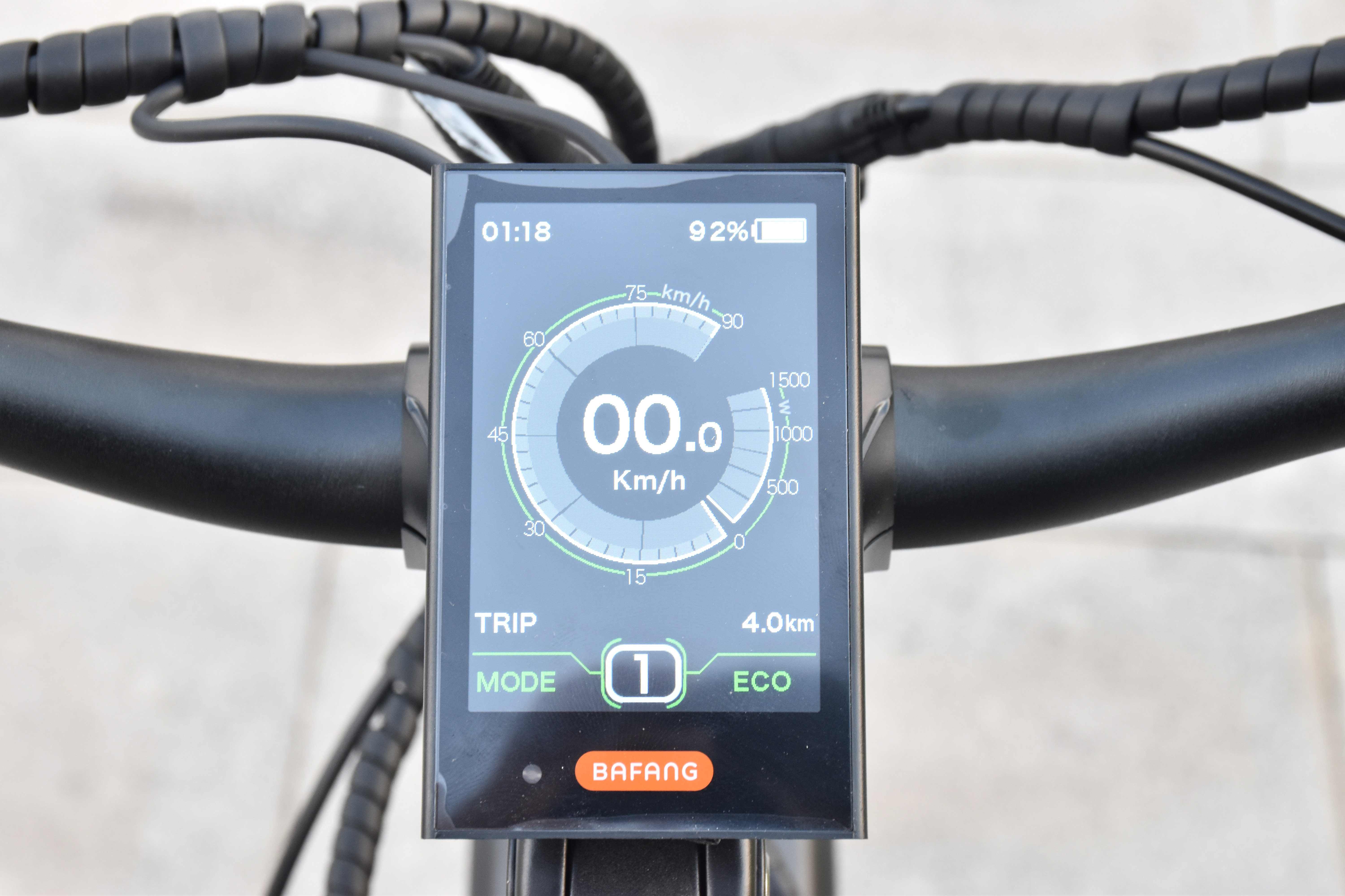 Bafang DPC.18 LCD-Display mit 48V/52V-Option, ausgestattet mit M620-Mittelmotor