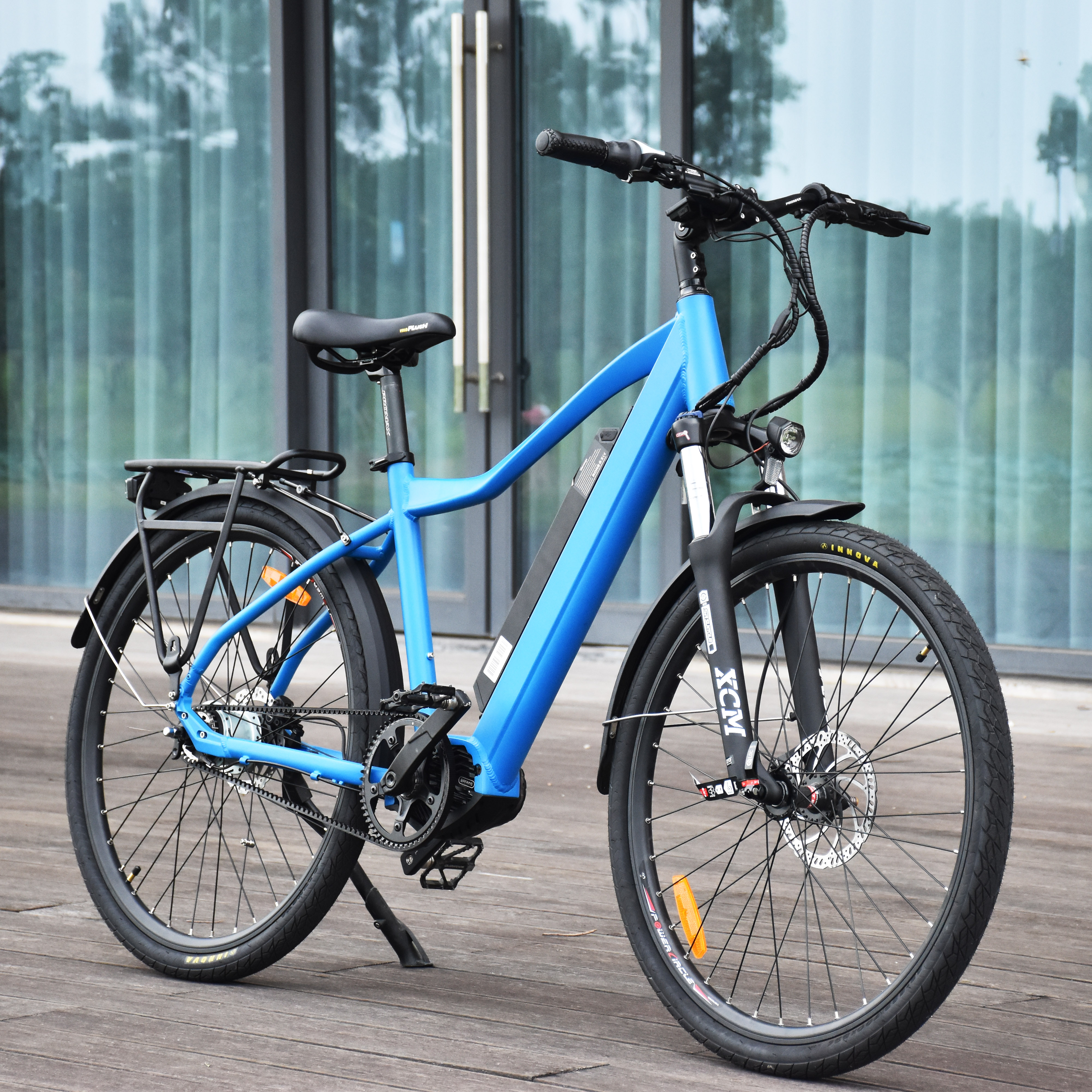 Elektrisches Stadtfahrrad mit Riemenantrieb und Shimano-Innengeschwindigkeit, 250-W-Stadtfahrrad für den täglichen Pendelverkehr 